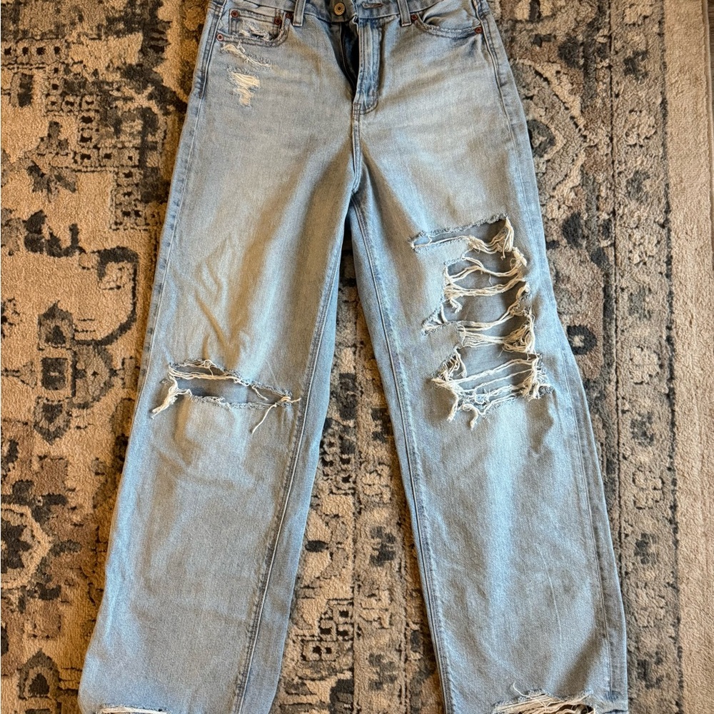 American Eagle Outfitters Light Blue Distressed Boyfriend Jeans